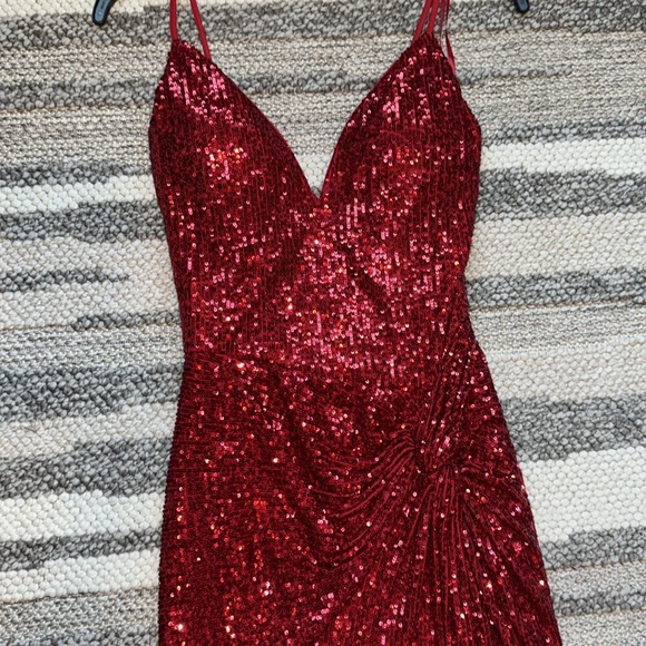 Evening Prom Jovani Sparkling Red Dress Size 4 - Picture 4 of 14